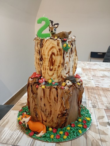 Torta scenografia tema