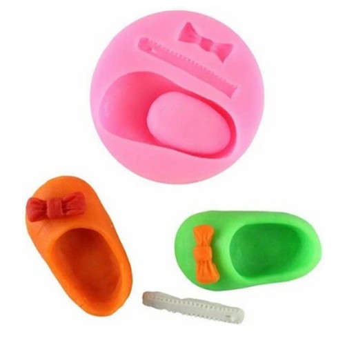 Nuove scarpe per bambini calde